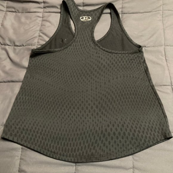 Under Armour Mesh Heatgear Loose Fit Black Tank  Size: Extra Small - Picture 13 of 15
